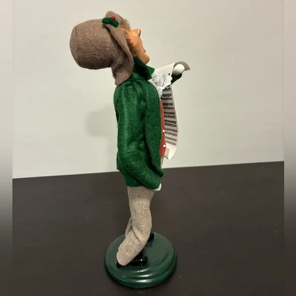 Byers’ Choice Caroler Man with Green Coat Sheet Music 1996 Christmas Figurine - Picture 4 of 5